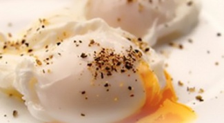 How to boil eggs without the shell