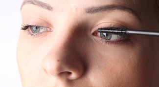 Как наносить макияж с серыми глазами