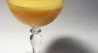 How to drink egg liqueur