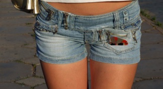 How to find women's shorts
