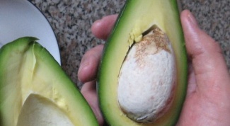 How to use an avocado pit