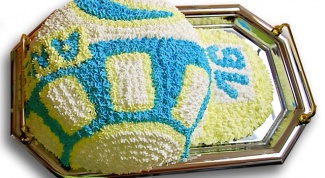 How to decorate a cake for a boy