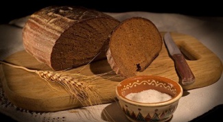 How to bake bread in the Russian oven