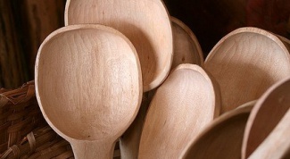 How to carve a spoon from wood