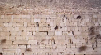 Исполняет ли желания иерусалимская Стена плача