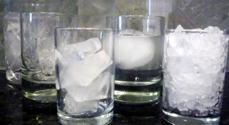 How to make ice for cocktails