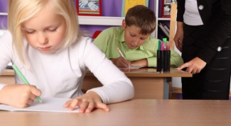 Как научить ребенка аккуратно писать