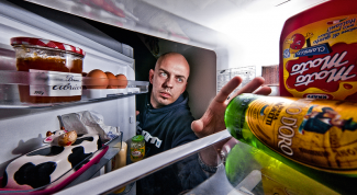 Как включить холодильник