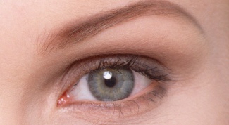 Как восстановить кожу вокруг глаз