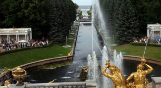 Where to go in St. Petersburg with a girl