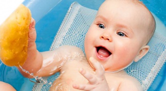 The first time to bathe the child