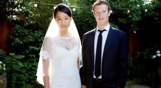 На ком женился основатель Facebook