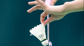 How to choose a shuttlecock for badminton