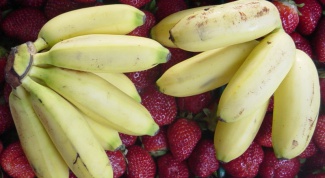 How to make banana-strawberry juice