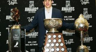 Кто стал лучшим хоккеистом НХЛ в сезоне