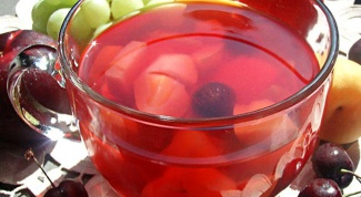 How to make a compote of apples and cherries 