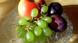 Как сделать компот из яблок, слив и винограда