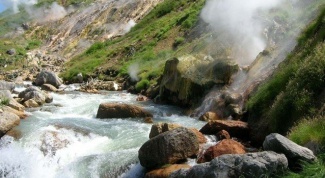Как отдохнуть в камчатской Долине гейзеров
