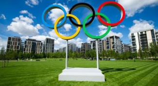 Кто имеет право жить вместе со спортсменами во время Олимпиады