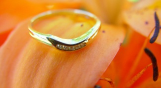 Как чистить свадебное кольцо