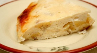 Cottage cheese casserole with semolina and banana