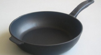 How to clean rust from cast iron skillets