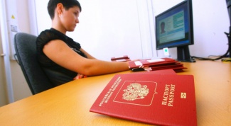 What documents are needed for obtaining Russian citizenship