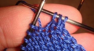 How to knit the crossed loop of broach