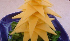 Украшаем Новогодний стол: делаем елочки из сыра