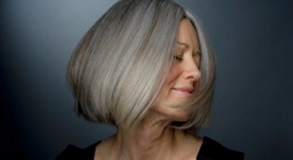 Какая длина волос украсит 50-летнюю женщину?