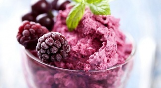 Homemade ice cream of banana and berries