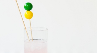 Как сделать съедобные шарики на палочках для стаканов