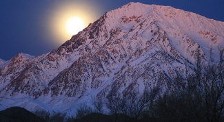 Где заходит луна