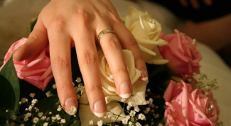Почему замужняя женщина не носит обручальное кольцо