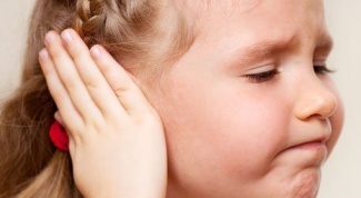 Why clicks eardrum