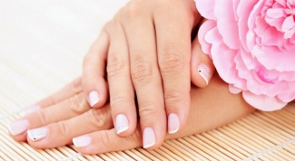 How to remove the dirt under the fingernails