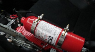 Does the car explode a fire extinguisher