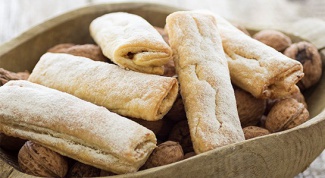 Как приготовить печенье из слоеного теста с грецкими орехами