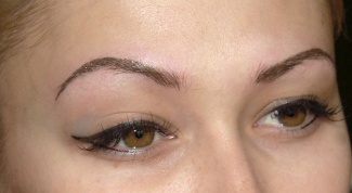 The pros and cons of eyebrow tattoo