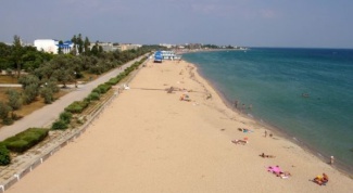 Where are the cleanest beaches in the Crimea