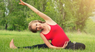 Can a pregnant woman doing stretching exercises of the legs