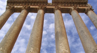 Кто построил храм Юпитера в Баальбеке