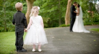 Чем занять детей на свадьбе: идеи