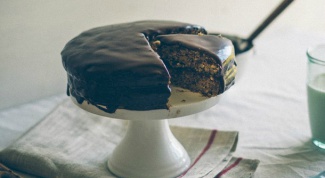 Шоколадный пирог с лесными орехами