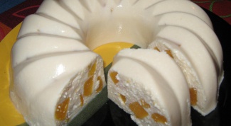 Десерт с персиками «ленивый кекс»