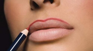 Коррекция формы губ с помощью макияжа