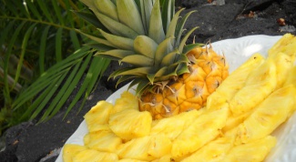 Как выбрать ананас и красиво его подать к столу