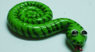 Как сделать змейку-магнит из полимерной глины
