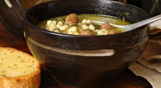 Суп из шпината с сырными фрикадельками