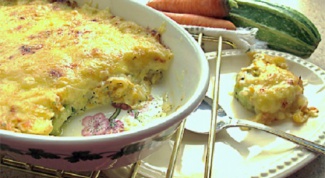 Casserole of minced meat with the bread, under cheese crust